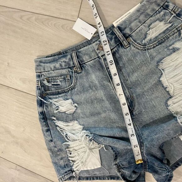 America eagle mom distress shorts size 6 - Picture 4 of 9